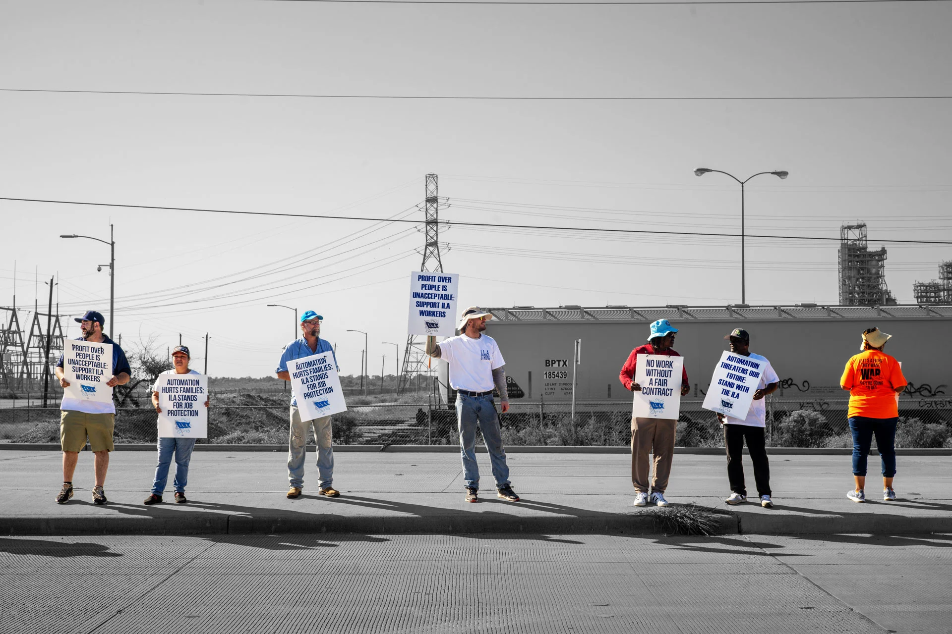 The Port Strike May Value the Economic system As much as $4.5 Billion Every Day. Enterprise Teams Are Urging Biden to Step In