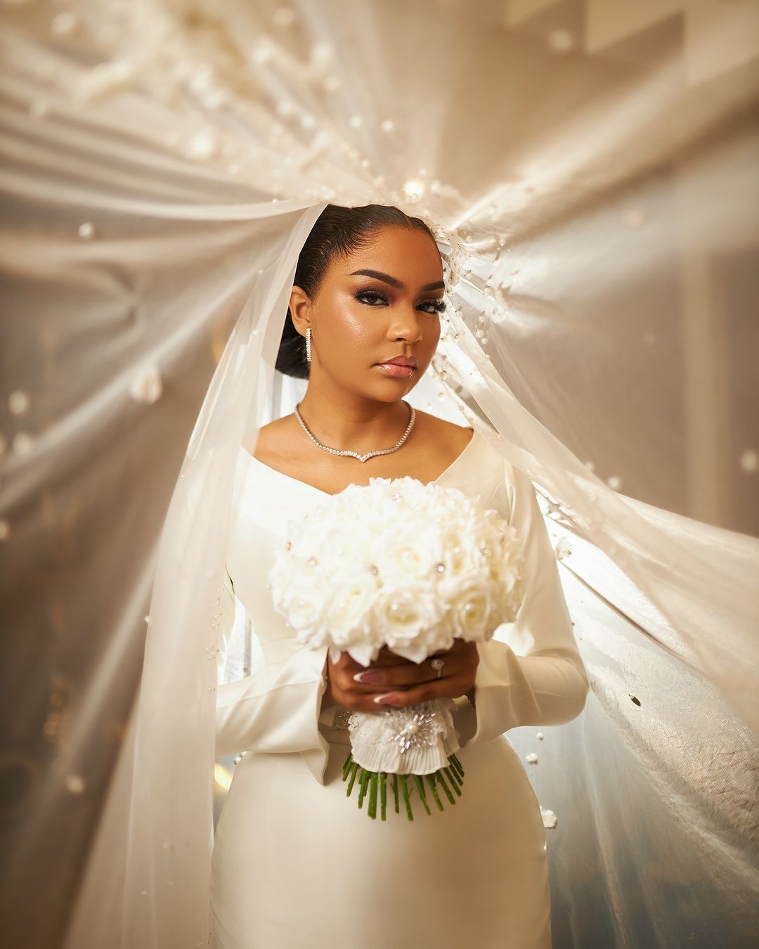 Add Gentle Attraction and Magnificence to Your Large Day With This Inspo