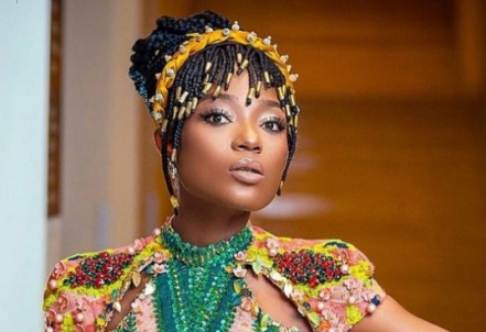 ‘Don’t Go Broke Attempting To Compete With Individuals Who Steal Cash’ –  Singer Efya Warns Followers