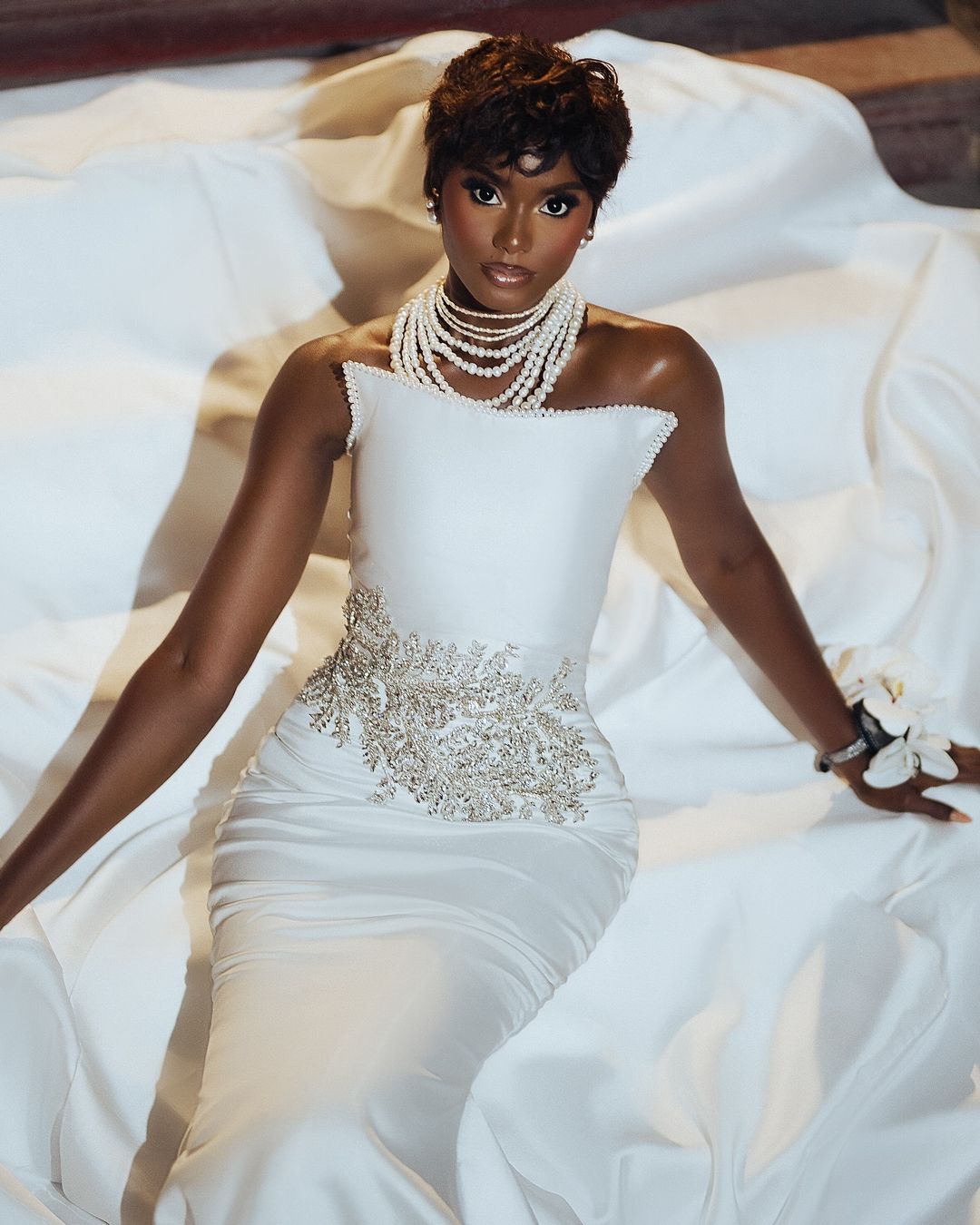 Go Edgy and Stylish For Your Massive Day With This Beautiful Inspo