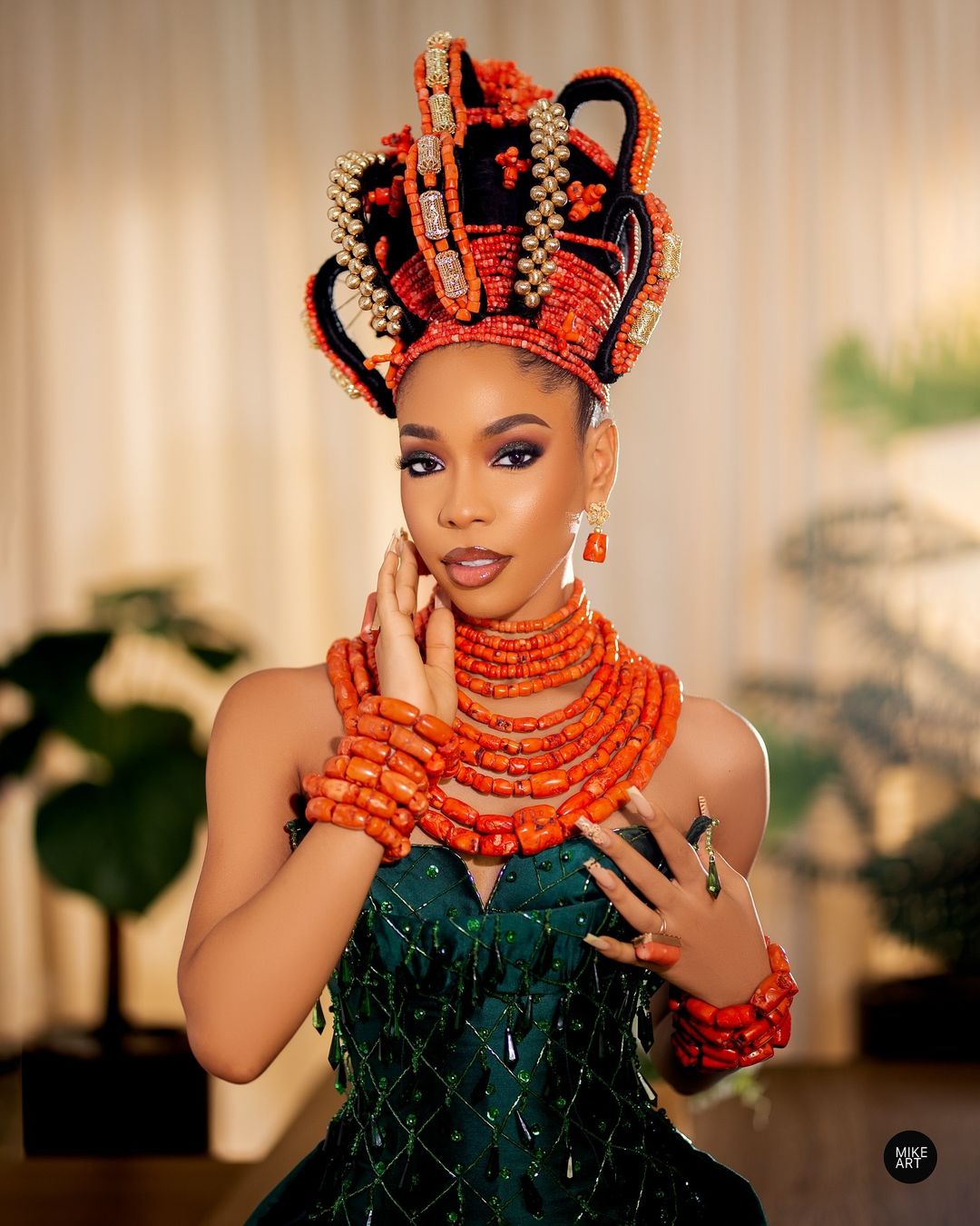 Exude Royalty Throughout Your Edo Trad With This Pretty Magnificence Look