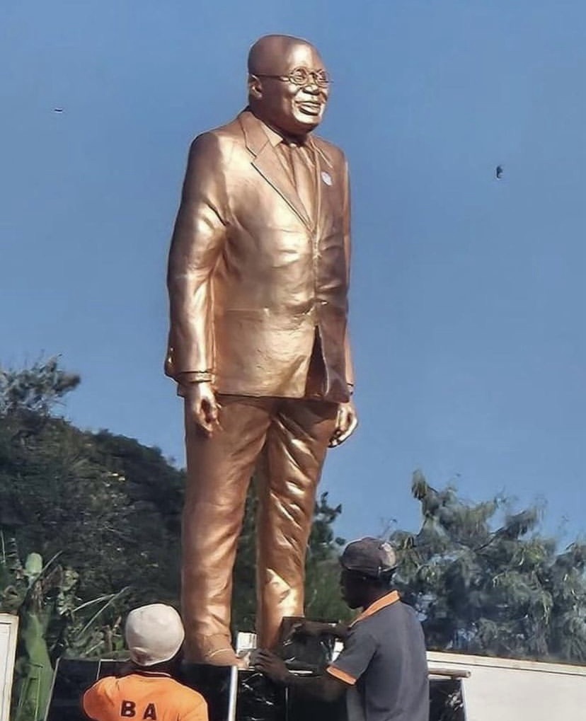 “Them No Construct Hospital End, Them Construct Statue” – Peeps React As President Akufo-Addo Unveils Statue In His Honor At Effia-Nkwanta