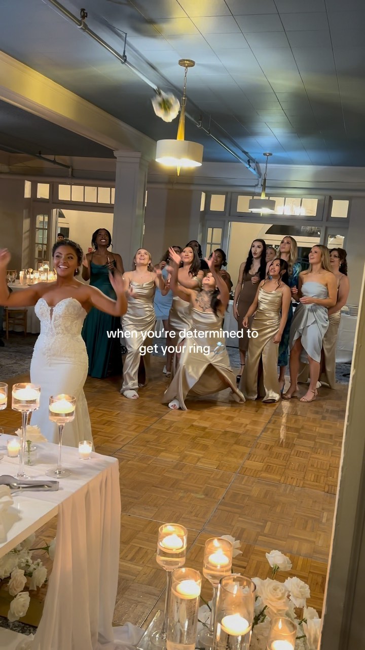 This Bridesmaid Was Decided to Catch The Bouquet – Watch How She Did It