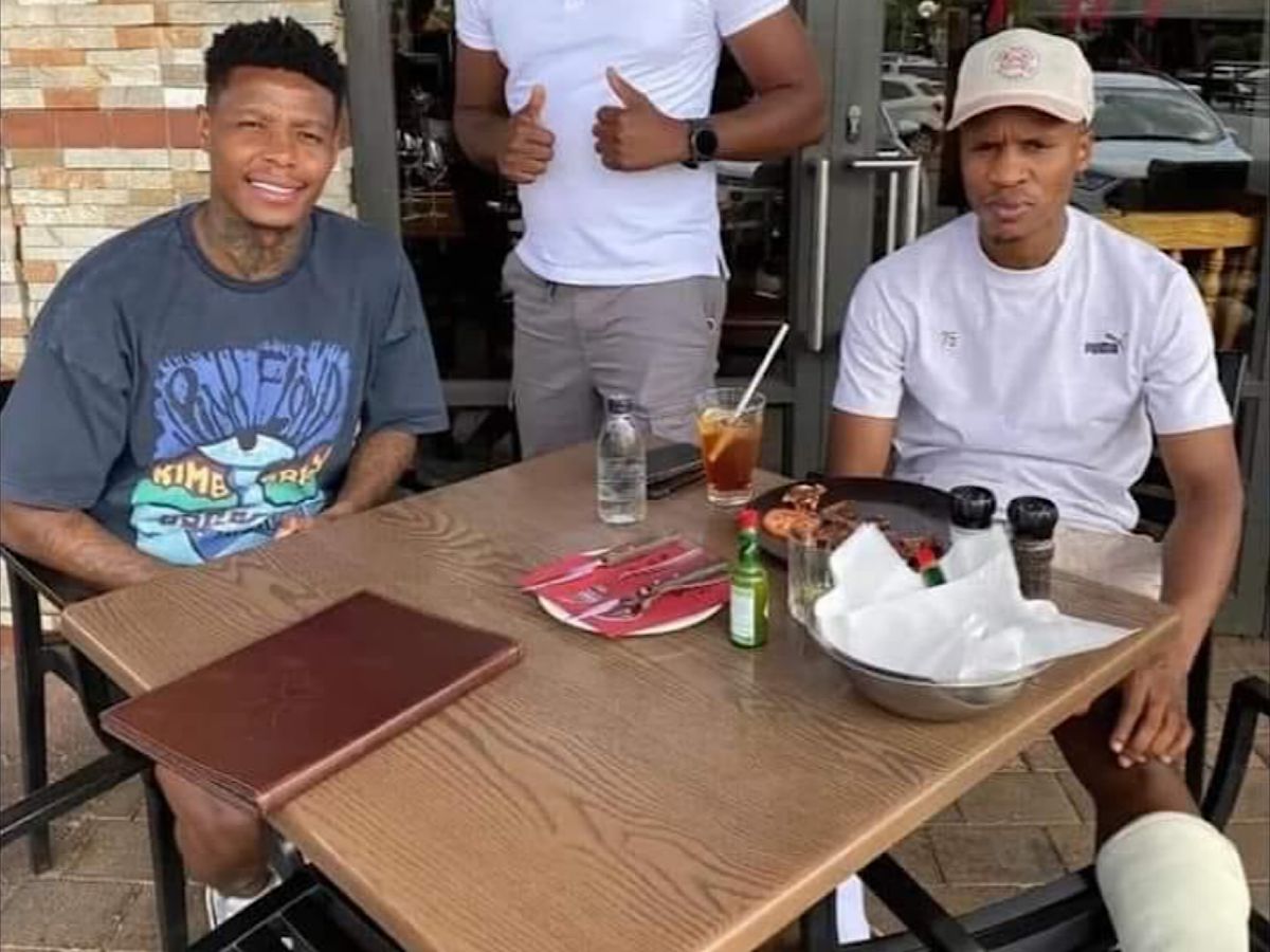 PICTURE: Bongani Zungu meets injured Themba Zwane