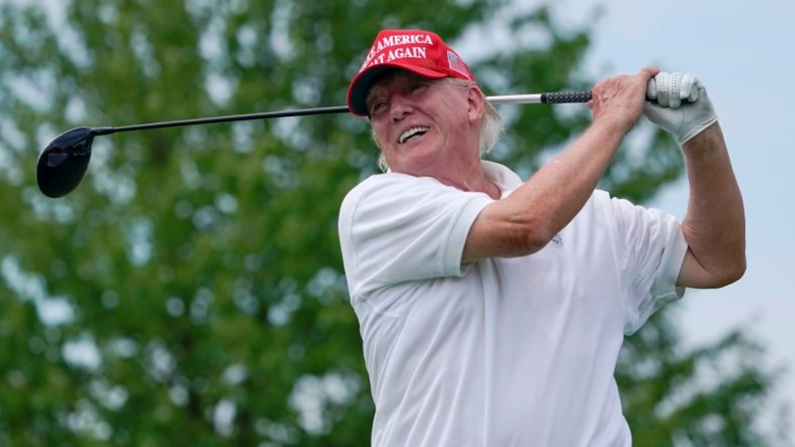 El presidente de Corea del Sur vuelve a jugar golf para prepararse para el segundo mandato de Trump