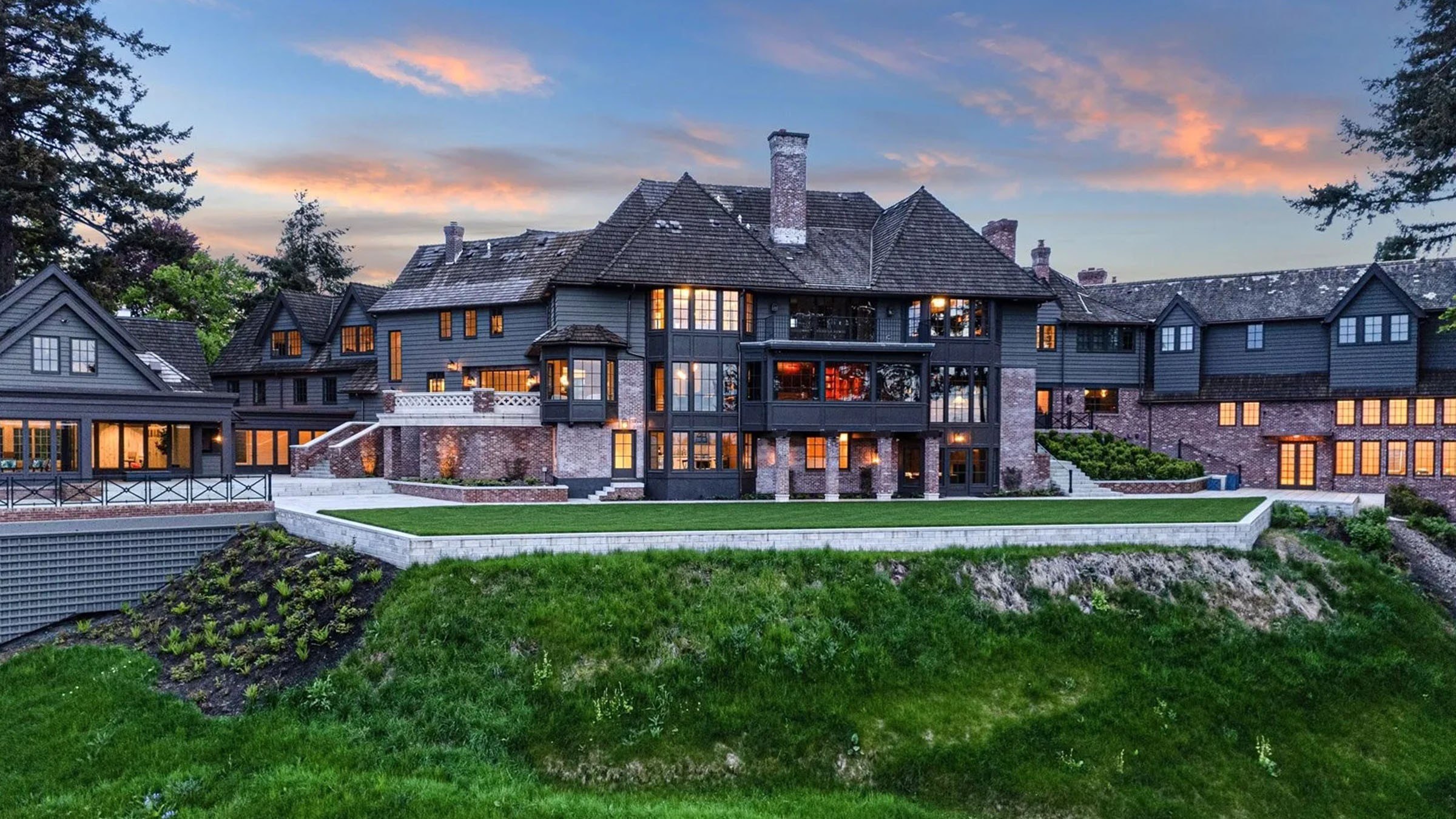 Couple Who Spent $20 Million—and 4 Years—Making a Portland ‘Social gathering Palace’ Checklist Extraordinary Mansion for $25 Million