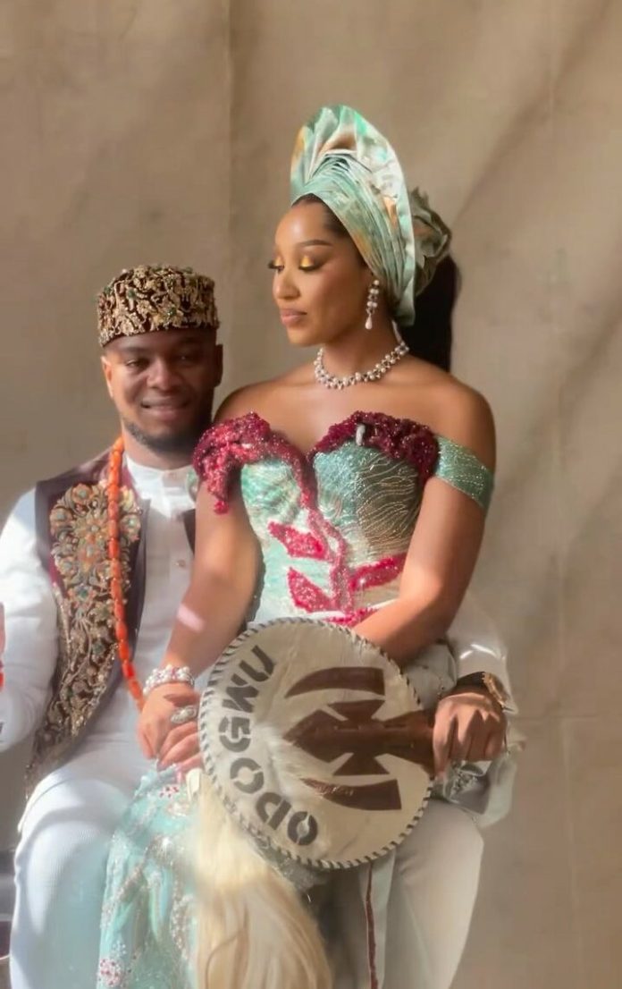 This Bride’s Definition of Informal Wedding ceremony Would Make You Chortle