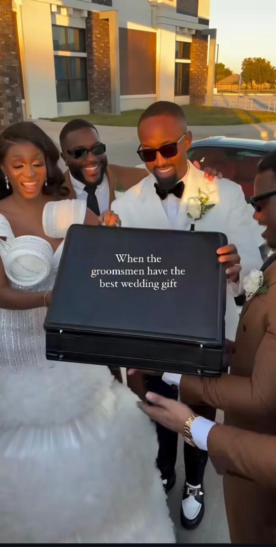 These Groomsmen Got here By means of For The Couple With a Considerate Shock! Watch The Response