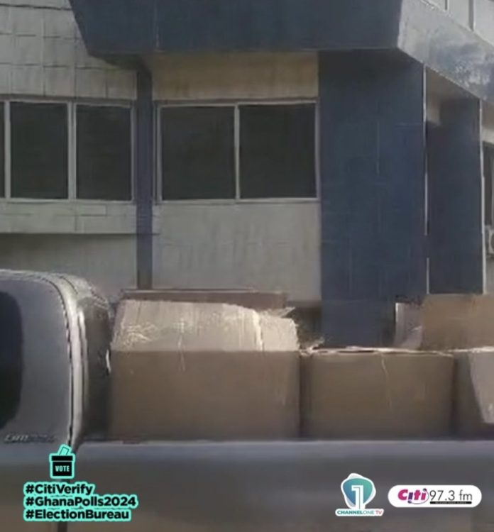Video – Voters Angrily Sack Truck Carrying Meals Allegedly From Ursula Owusu At Ablekuma West Polling Station