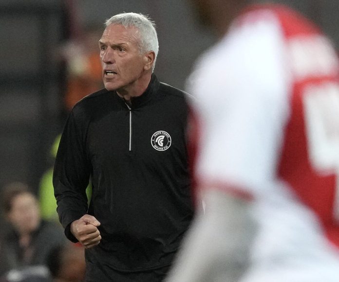 Unique: Cape City Spurs reveal Middendorp sack standing