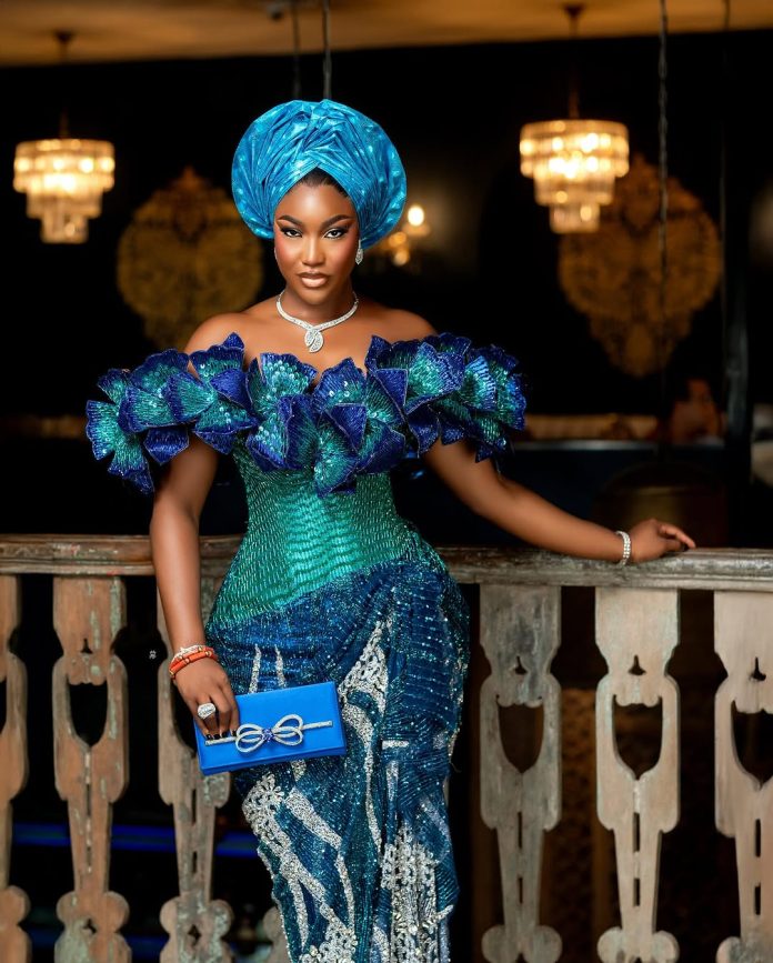 Brides-to-be! Let Your Seems Do The Speaking With This Beautiful Trad Inspo