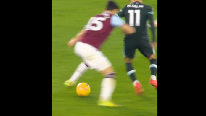 Liverpool star Mohamed Salah nutmegs two West Ham defenders to help Cody Gakpo (Video)