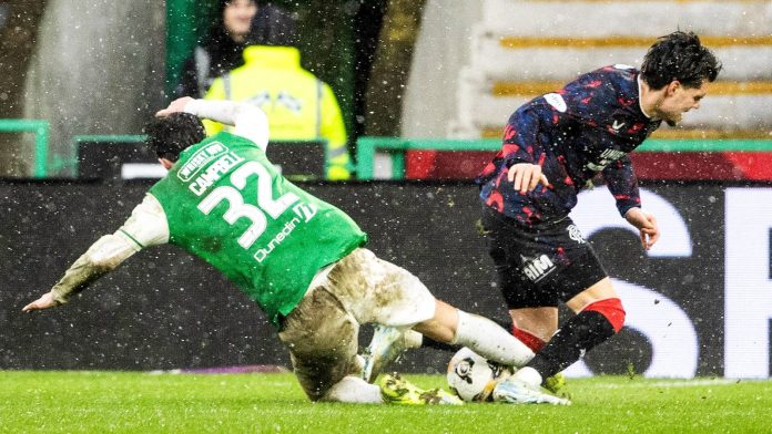 Stephen Warnock and Sue Smith disagree with Dermot Gallagher on Ref Watch as they…