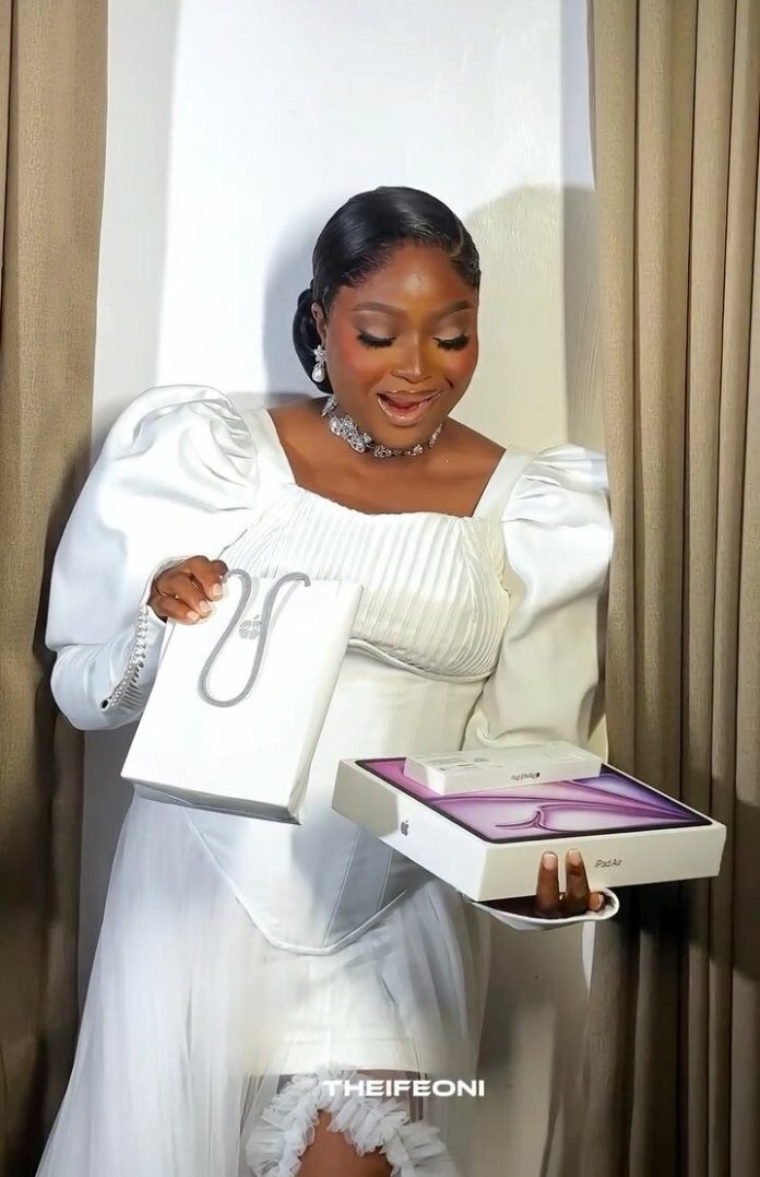 This Couple’s Heartwarming Present Change Will Depart You Grinning from Ear to Ear