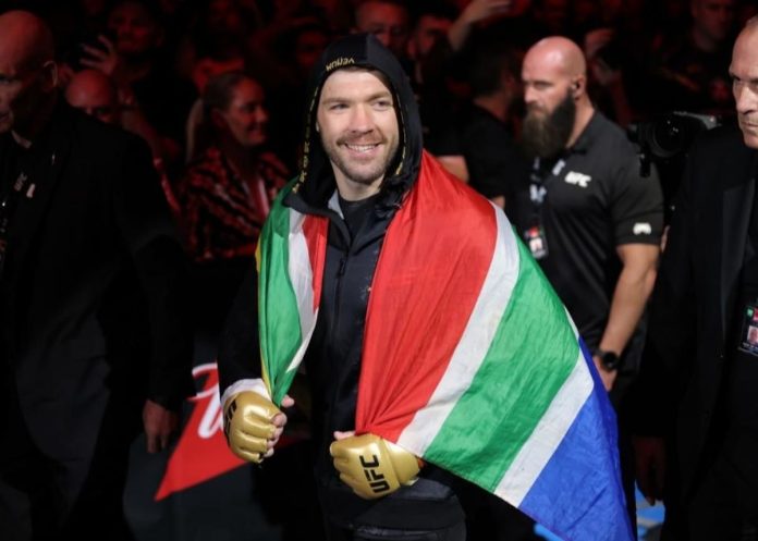 How a lot did Dricus du Plessis earn for title defence?