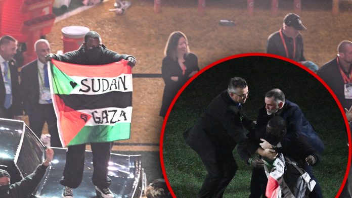 Protester Interrupts Kendrick Lamar’s Tremendous Bowl Halftime Present