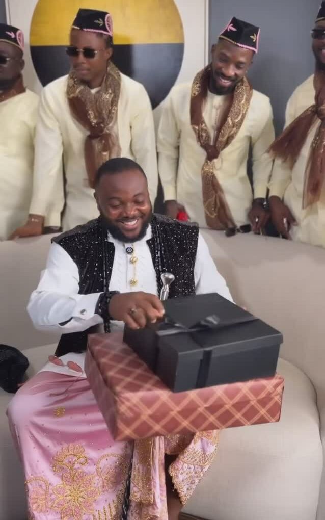 This Groom’s Response to His Bride’s Present Will Make You Smile