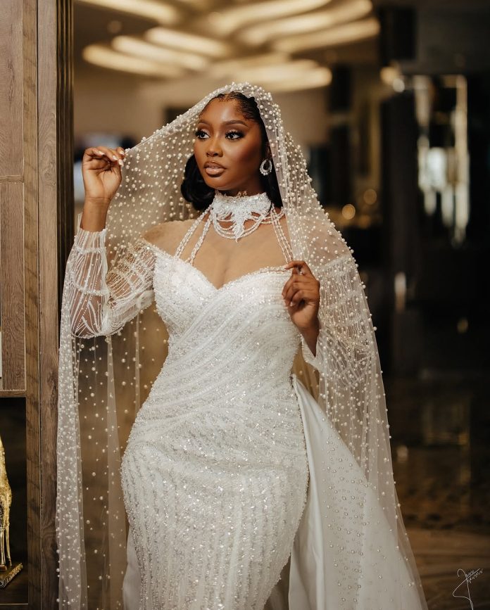 Add an Ethereal Contact to Your Huge Day with This Inspo