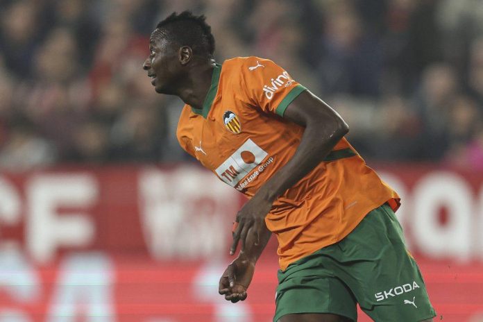 Ex-Actual Madrid striker advises Valencia coach to bench Sadiq Umar for 7-goal Spanish star