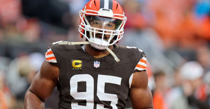 NFL insider could be “very shocked” if the Eagles commerce for Myles Garrett