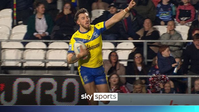 St Helens v Warrington Wolves: Matty Ashton places on the AFTERBURNERS for Warrington attempt!