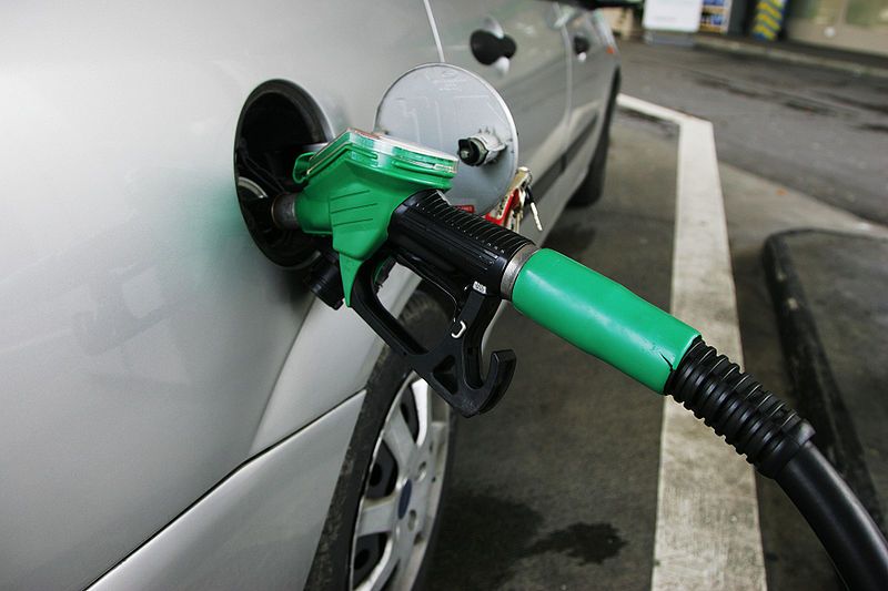 pleasure-for-motorists-this-easter-petrol-worth-to-drop-by-a-big-margin.jpg Pleasure for motorists this Easter: Petrol worth to drop by a big margin!