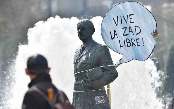 Residing and Studying within the Shadow of the Paris Commune