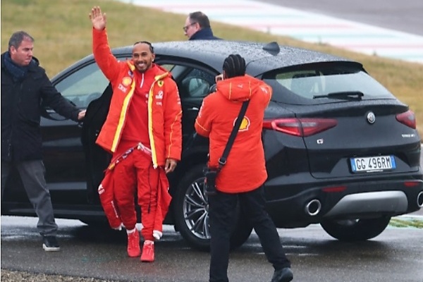 Lewis Hamilton Upset With Begin At Ferrari
