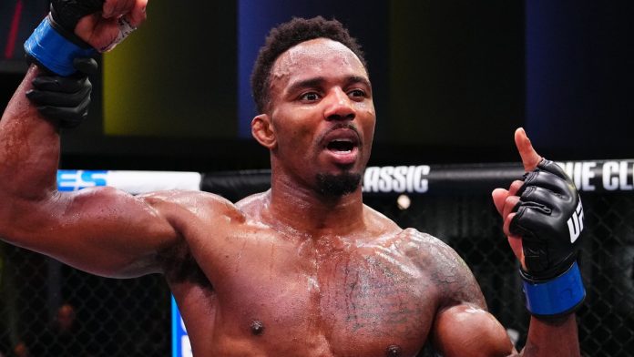 Lerone Murphy stays unbeaten in UFC after unanimous determination win over Josh Emmett