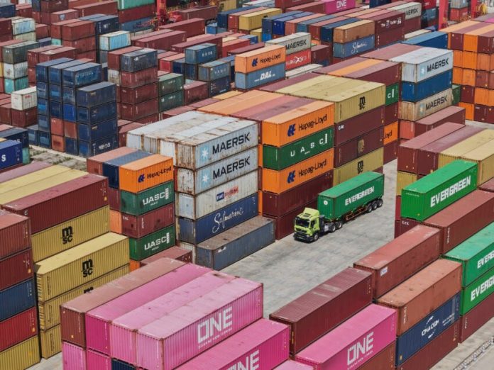 ‘Completely foolish’: Trump’s deal with commerce deficit bewilders economists