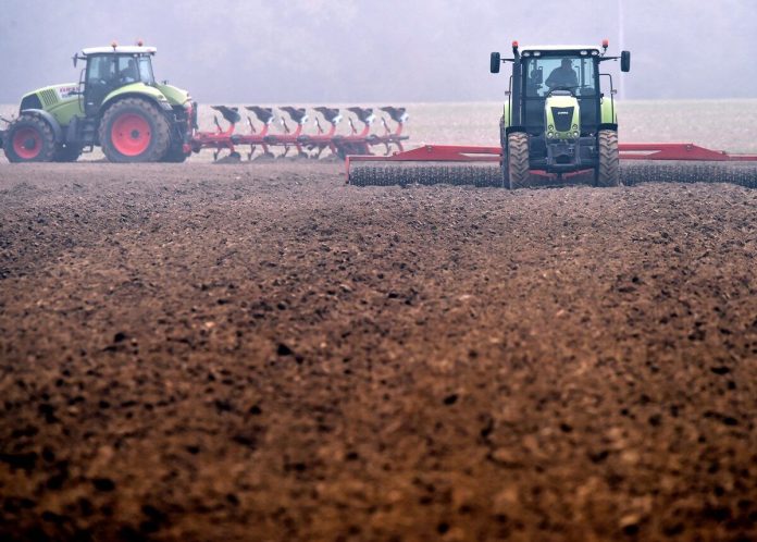 ‘Small fraction’ of expropriated white Zimbabwean farmers compensated