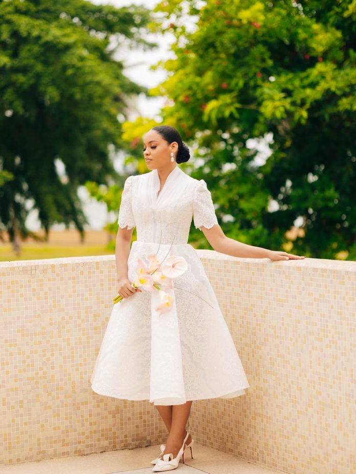 Minimalist Bride, Most Slay – Verify Out This Civil Marriage ceremony Inspo