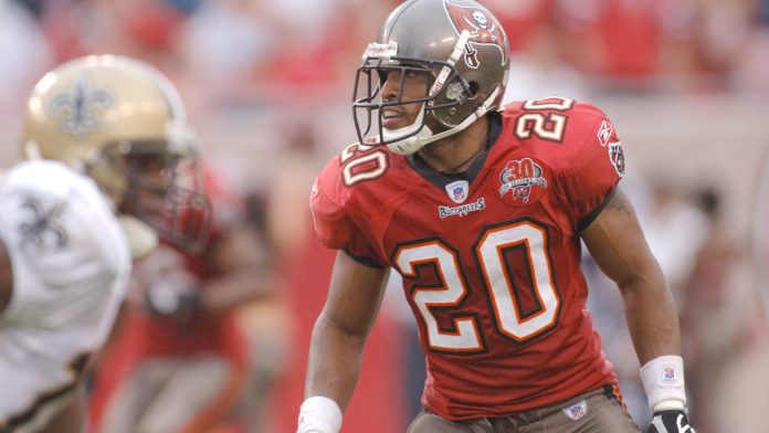 Bucs legend sees one thing taking place of their vast receiver room
