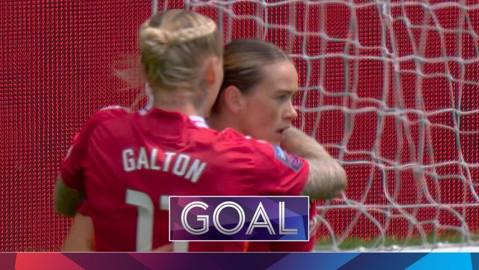 ‘Distinctive response from Manchester Utd!’ | Grace Clinton’s bullet header makes it 2-1!