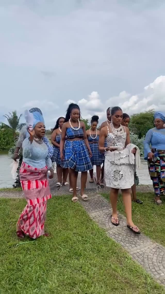 This Ijaw Bride Made an Epic Canoe Entrance at Her Marriage ceremony