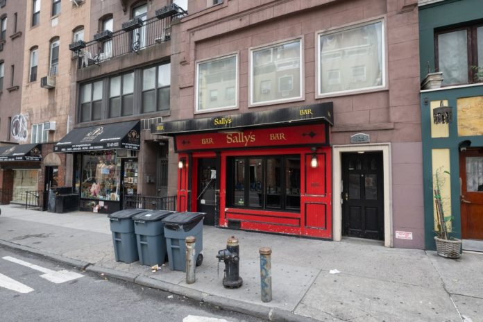 Trio stabbed throughout knife battle at NYC bar, man arrested