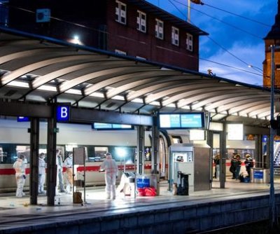 18 injured in assault at Hamburg practice station; lady arrested