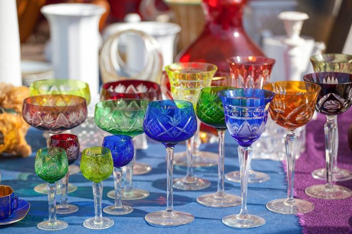 The best way to Correctly Clear Thrifted Dishes So You Don’t Smash Them