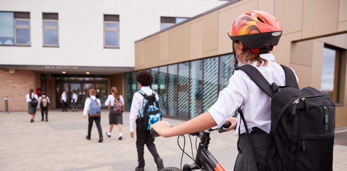 Boys are extra resilient than ladies to high school setbacks. Right here’s how one can assist