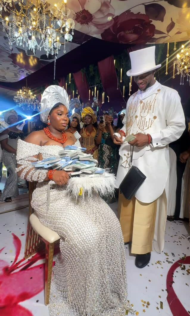 Watch How Edisemi Made Osaze Work for That Smile Throughout Their Ijaw Trad