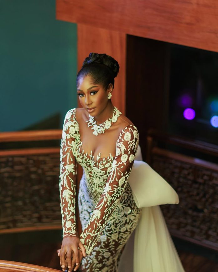 Stand Out on Your Huge Day With This Charming Bridal Inspo