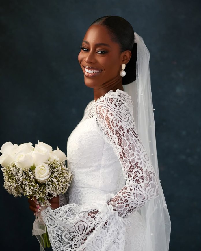 is-your-vibe-minimalist-and-stylish-check-out-this-bridal-inspo.jpg Is Your Vibe Minimalist and Stylish? Check Out This Bridal Inspo