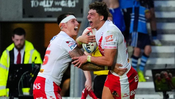 Super League: St Helens pull off emphatic 18-4 win to end Leeds Rhinos’ winning streak as Wakefield Trinity stun Wigan Warriors