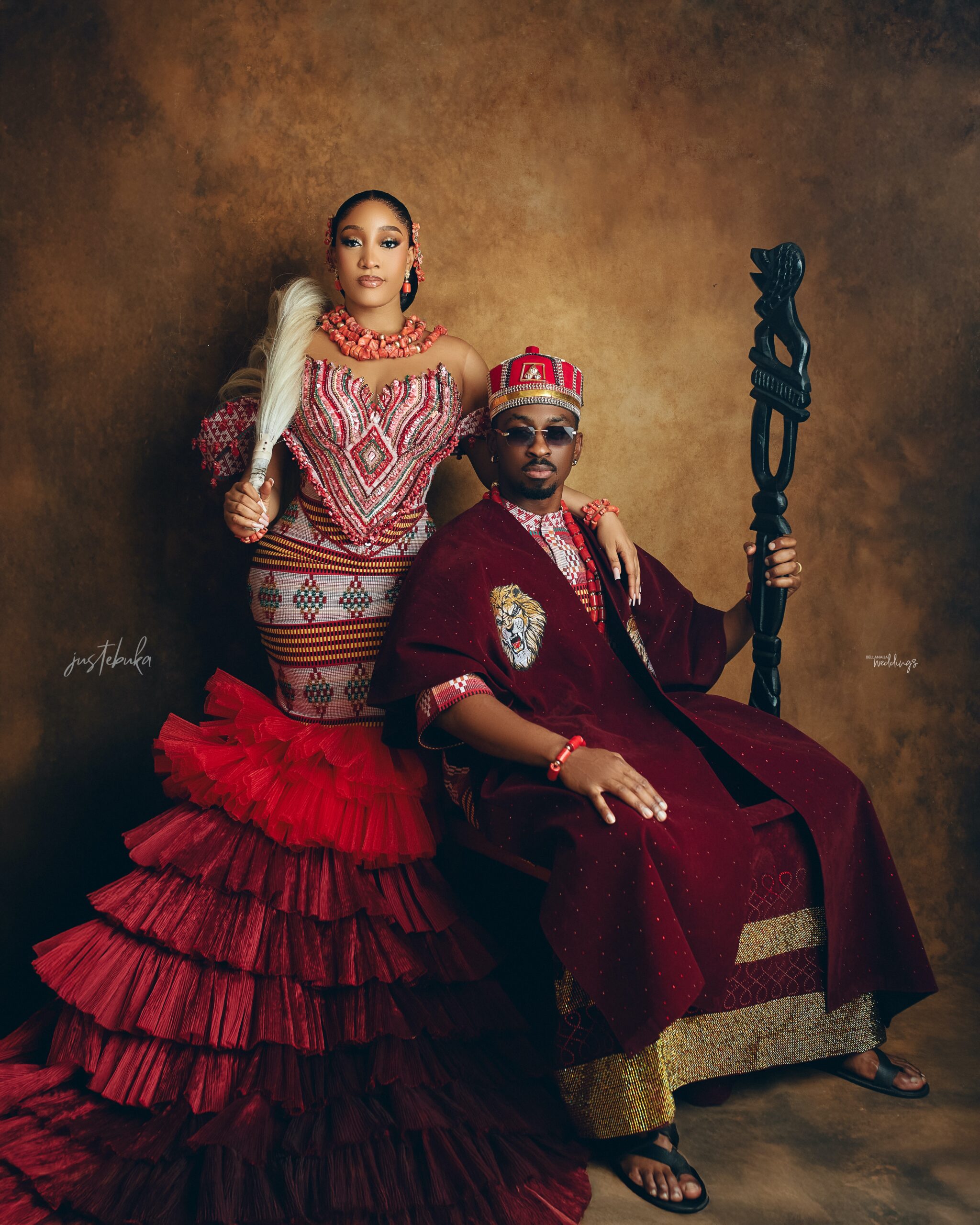 traditional-elegance-meets-modern-romance-in-this-timeless-styled-shoot.jpg Traditional Elegance Meets Modern Romance in This Timeless Styled Shoot