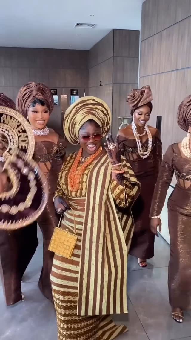 this-bride-and-her-girls-came-to-serve-looks-and-they-did-not-miss.jpg This Bride and Her Girls Came to Serve Looks and They Did Not Miss!