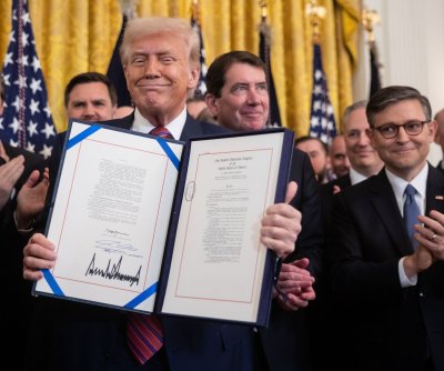 Trump signs GENIUS Act for stablecoin regulation