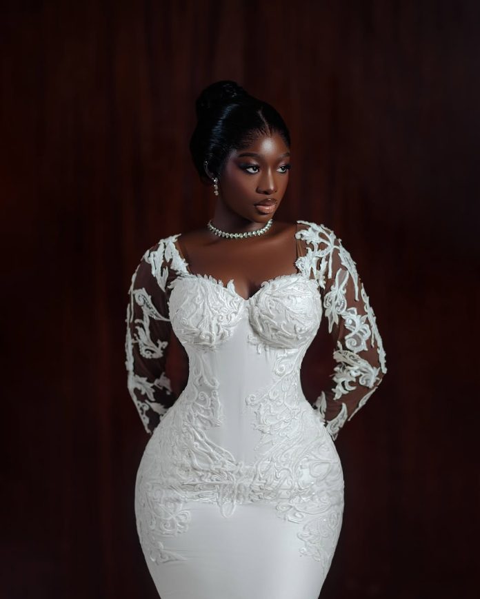 this-simple-alluring-beauty-look-is-perfect-for-minimalist-brides.jpg This Simple & Alluring Beauty Look is Perfect For Minimalist Brides