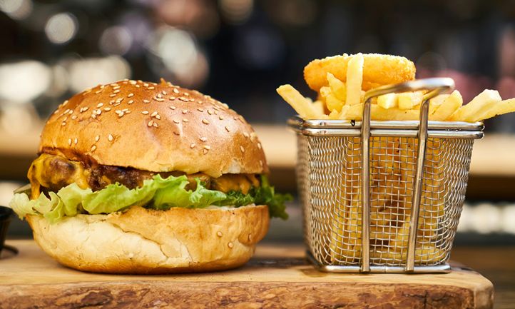 one-of-americas-youngest-franchise-founders-joins-forces-with-new-franchisee-to-bring-flav68911bf03848c.jpg One of America’s Youngest Franchise Founders Joins Forces with New Franchisee to Bring Flavor-Forward MF Gyros & Burgers to Delaware