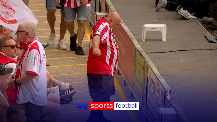 ‘He’s raring to go!’ | Southampton fan shows off his moves ahead of Wrexham clash!