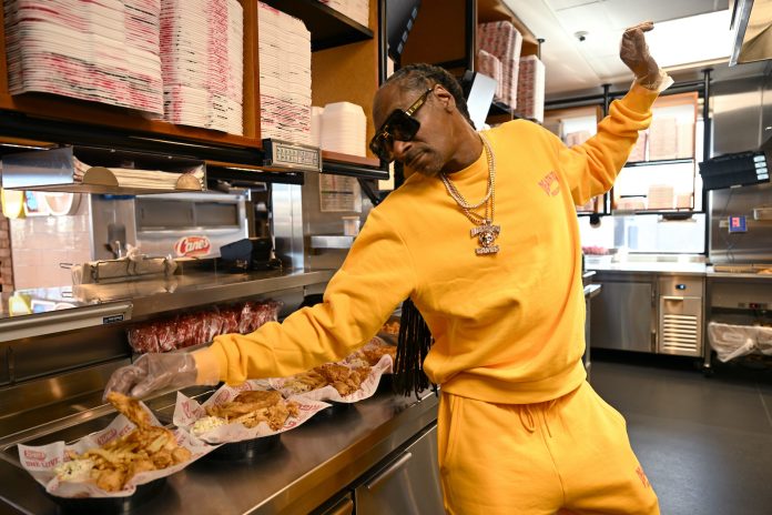 When celebs cosplay as fast food workers